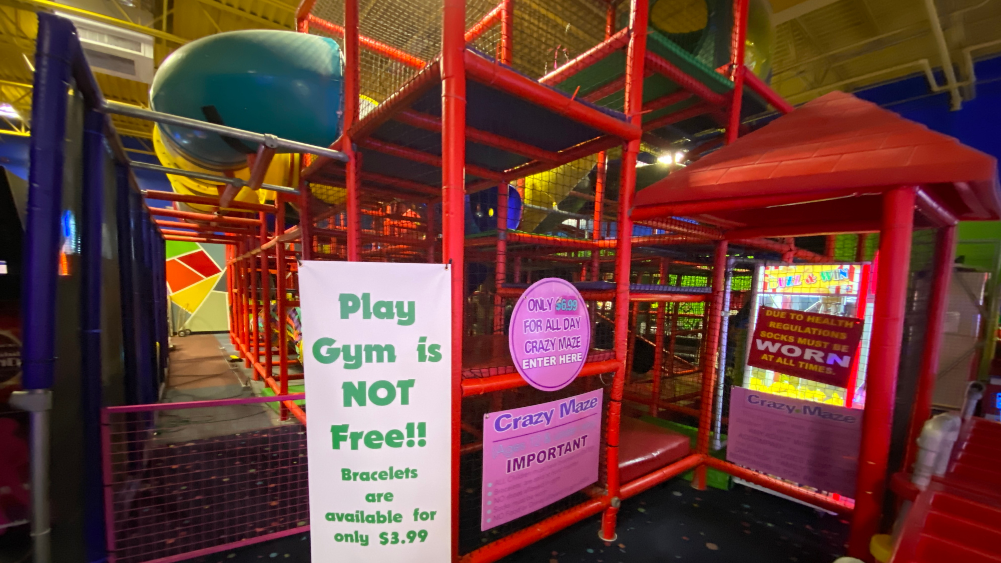 Family Time Dine and Play Auburn Crazy Maze Playground 1