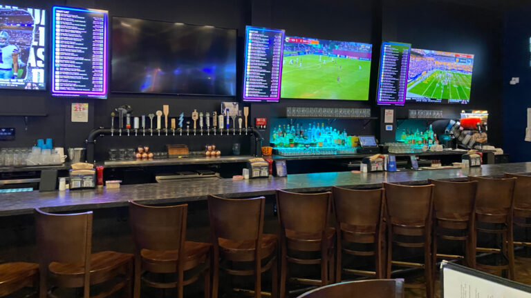 Smittys GameLAB Topsham Bar Area 768x432