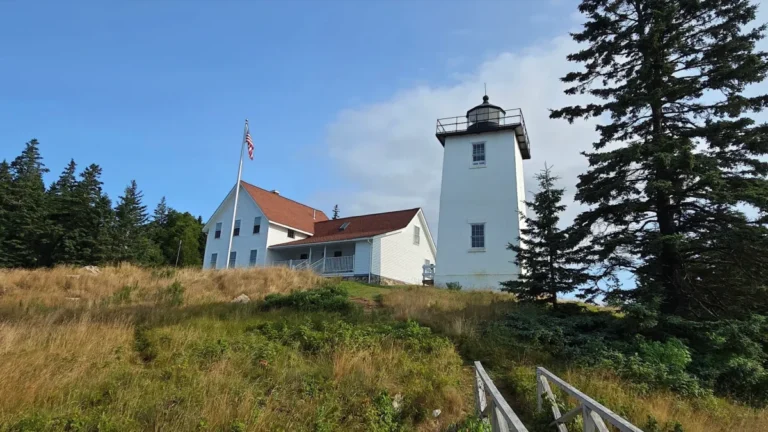 Burnt Coat Lighthouse Swans Island Burnt Coat Lighthouse Swans Island 768x432