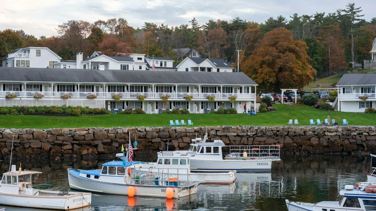 maine wedding hotel block boats